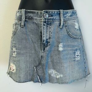 Vintage Women’s American Eagle Distressed Jean Denim Miniskirt Size 2